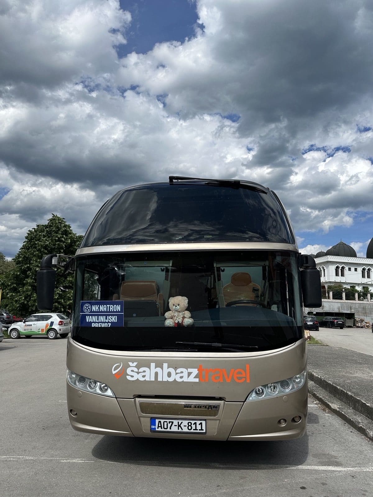 Autobus Šahbaz Travela u Zavidovićima