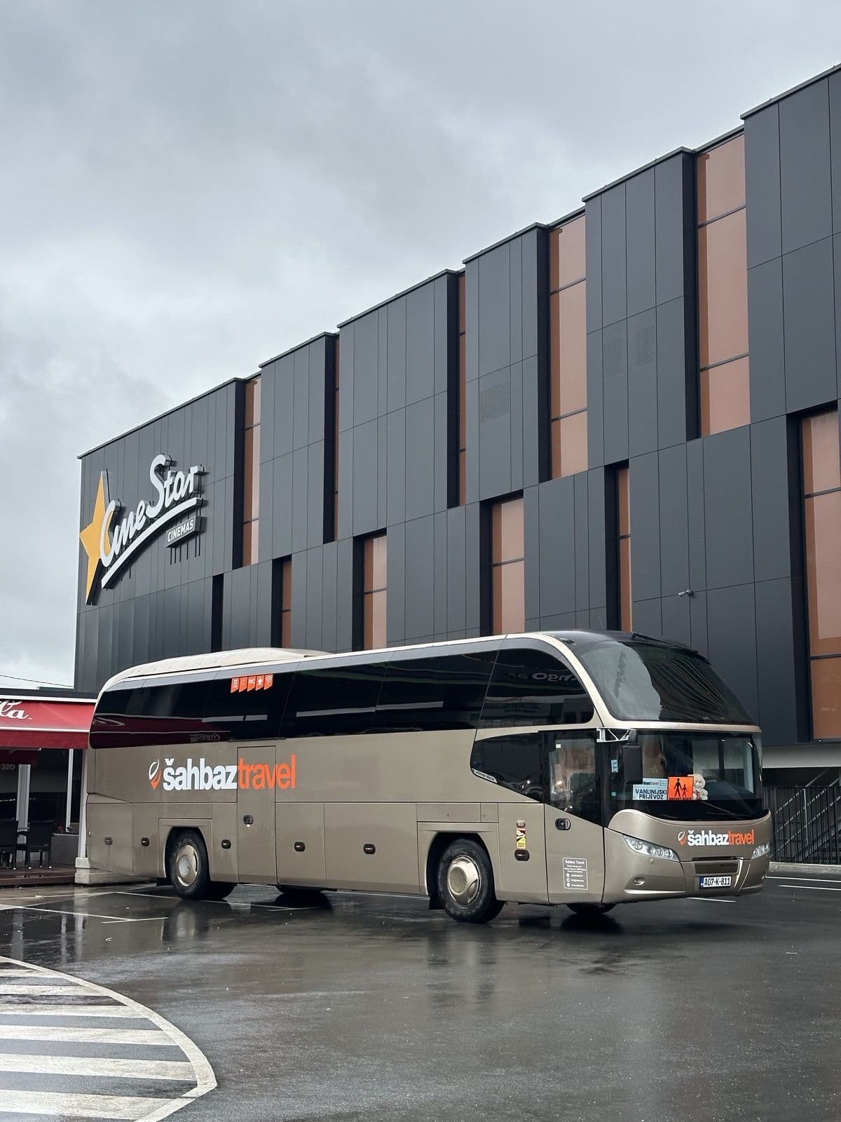 Autobus Šahbaz Travela u Gračanici