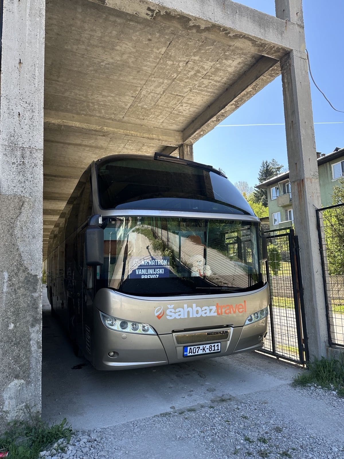 Autobus Šahbaz Travela u Kaknju