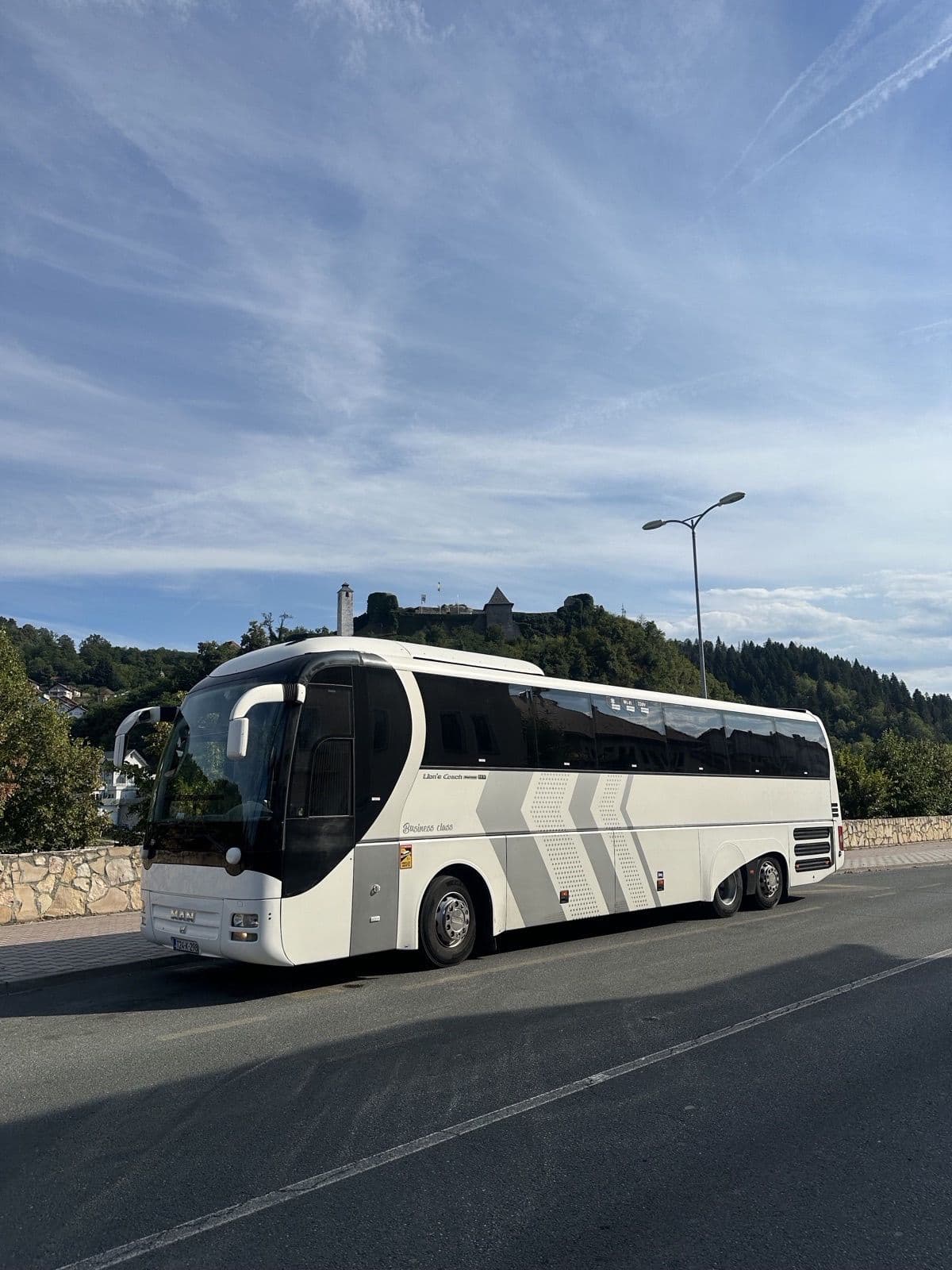Autobus Šahbaz Travela u Maglaju